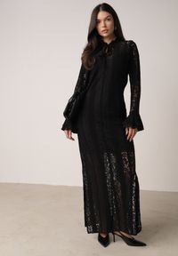 Born2be - Czarna Koronkowa Sukienka o Taliowanym Kroju z Wiązaniem przy Dekolcie Nevellirae. Okazja: na co dzień. Kolor: czarny. Materiał: koronka. Długość rękawa: na ramiączkach. Typ sukienki: proste. Styl: casual, elegancki, klasyczny #1