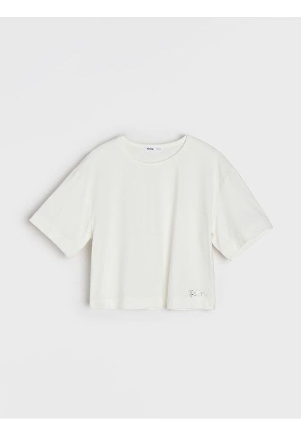 Sinsay - Jednolita koszulka z krókim rękawem Active - kremowy. Kolor: kremowy. Wzór: jednolity