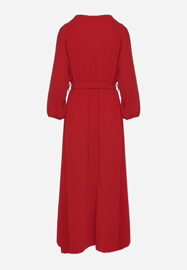 Renee - Czerwona Asymetryczna Koktajlowa Sukienka z Wiskozą Kopertowym Dekoltem i Paskiem Laniea. Okazja: na imprezę. Typ kołnierza: dekolt kopertowy. Kolor: czerwony. Materiał: wiskoza. Typ sukienki: kopertowe, asymetryczne. Styl: wizytowy