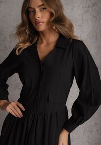 Renee - Czarna Rozkloszowana Sukienka Koszulowa z Bawełny i Wiskozy Zdobiona Klapami Gleta. Okazja: na co dzień. Kolor: czarny. Materiał: wiskoza, bawełna. Wzór: aplikacja. Typ sukienki: koszulowe. Styl: casual, elegancki #3