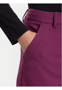 United Colors of Benetton - United Colors Of Benetton Spodnie materiałowe 4L4HDF07F 7D3 Fioletowy Regular Fit. Kolor: fioletowy. Materiał: syntetyk #4