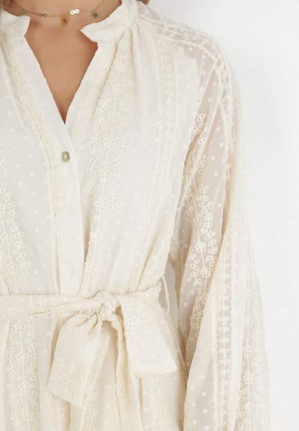 Born2be - Beżowa Koszulowa Sukienka na Guziki z Paskiem Mejia. Kolor: beżowy. Materiał: materiał. Wzór: haft. Typ sukienki: koszulowe