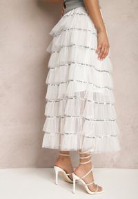 Renee - Biała Rozkloszowana Spódnica Maxi z Falbankami i Cekinami Noobi. Kolor: biały. Materiał: materiał. Wzór: aplikacja. Styl: elegancki #3