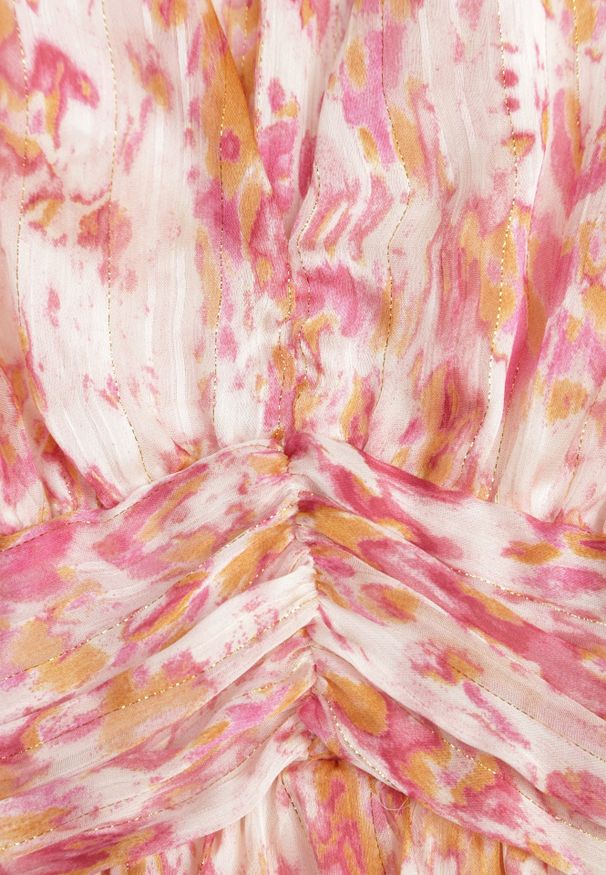 Renee - Różowa Krótka Sukienka o Rozkloszowanym Fasonie z Falbanką i Marszczeniami Ellajo. Okazja: na co dzień. Typ kołnierza: dekolt w kształcie V. Kolor: różowy. Typ sukienki: proste. Styl: casual, wizytowy. Długość: mini