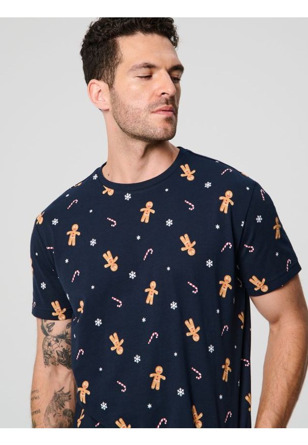 Sinsay - Koszulka - granatowy. Kolor: niebieski. Materiał: bawełna. Długość rękawa: krótki rękaw. Długość: krótkie