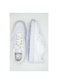 Buty do chodzenia dla dzieci Nike Court Borough Low 2 GS. Zapięcie: sznurówki. Kolor: biały. Materiał: skóra, syntetyk, materiał, tkanina. Szerokość cholewki: normalna. Model: Nike Court. Sport: turystyka piesza #2