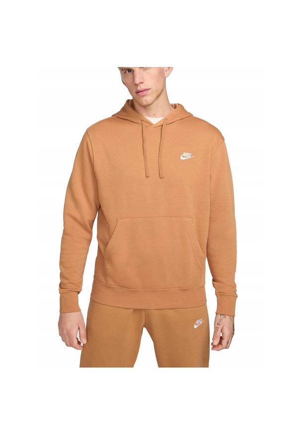 Nike - Bluza na co dzień męska NIKE SPORTSWEAR CLUB z kapturem. Typ kołnierza: kaptur. Kolor: brązowy. Materiał: bawełna, dresówka