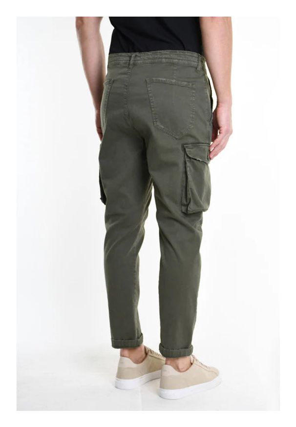Xagon Man Spodnie | A2503 2CR4076 | Mężczyzna | Zielony. Okazja: na co dzień. Kolor: zielony. Materiał: bawełna, elastan. Styl: casual, vintage
