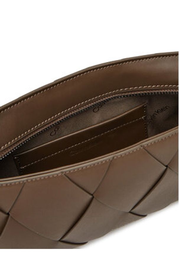 Calvin Klein Torebka Ck Woven Elongated Shoulder Bag K60K612992 Brązowy. Kolor: brązowy. Materiał: skórzane
