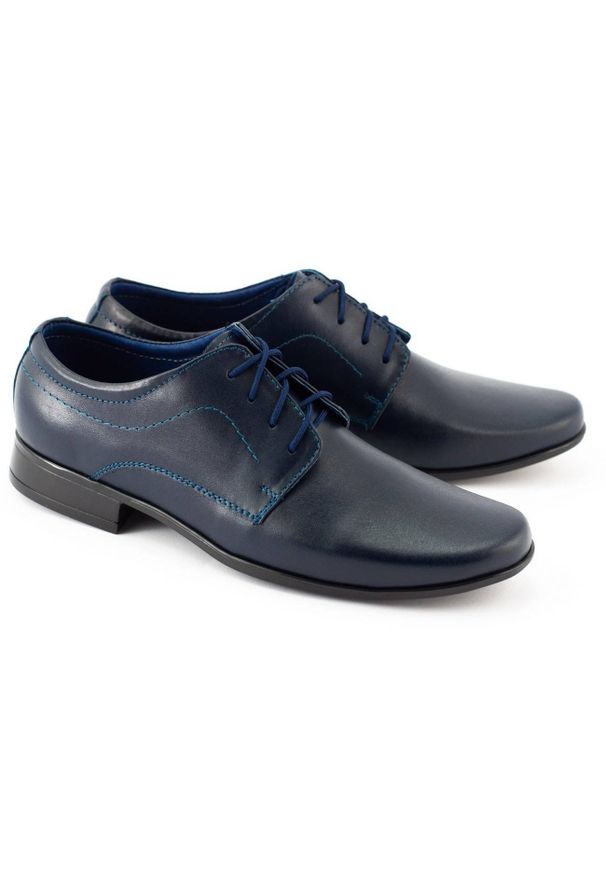 Lukas Buty dziecięce wizytowe komunijne J1 granatowe. Okazja: na komunię. Kolor: niebieski. Materiał: skóra, jeans, materiał. Styl: wizytowy