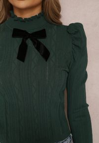 Renee - Ciemnozielony Sweter Timiera. Typ kołnierza: kokarda. Kolor: zielony. Materiał: wiskoza. Długość: długie. Styl: klasyczny