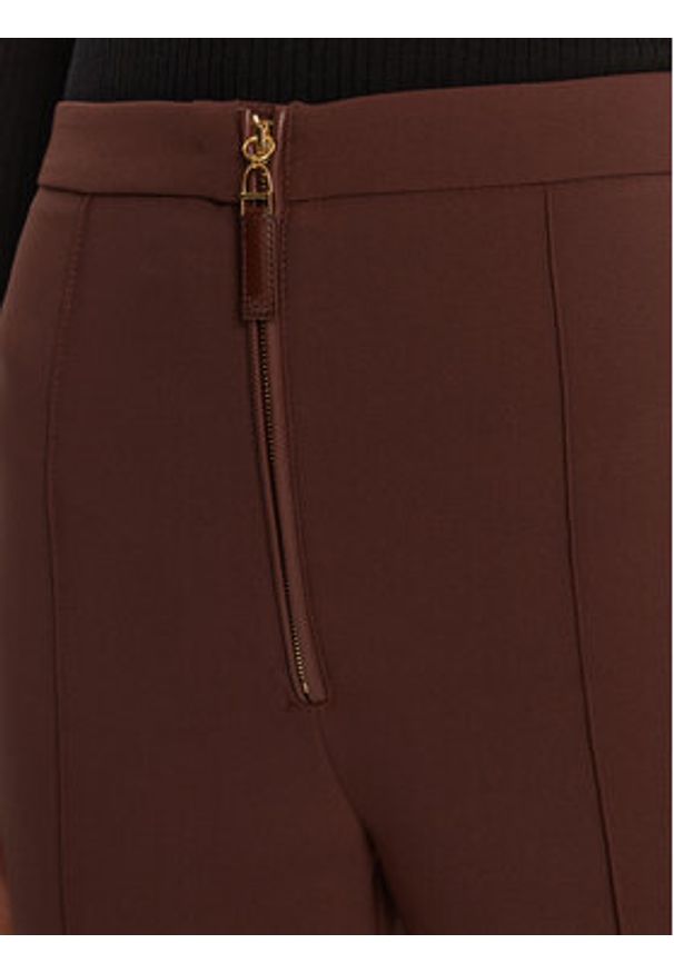 Elisabetta Franchi Spodnie materiałowe PA-122-56E2-V290 Brązowy Regular Fit. Kolor: brązowy. Materiał: syntetyk
