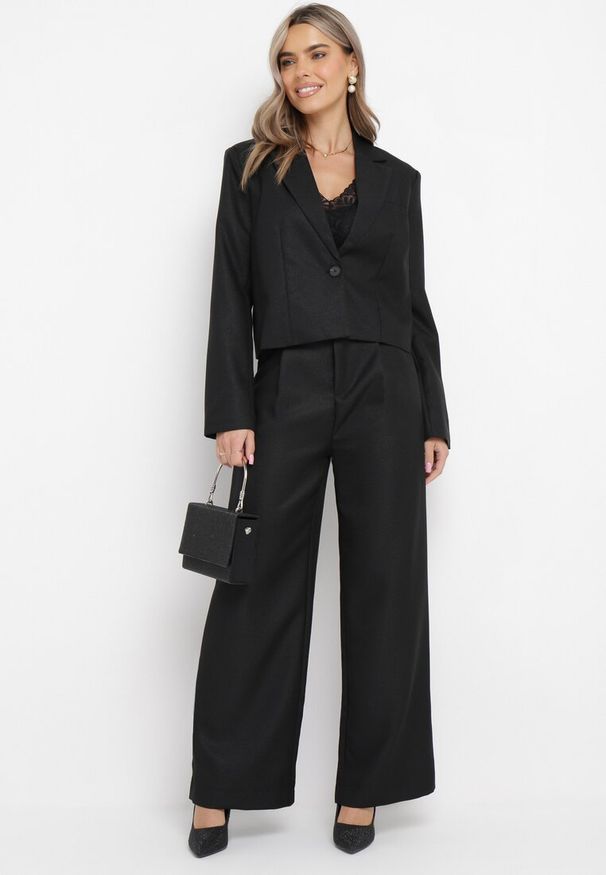 Born2be - Czarne Spodnie z Wysokim Stanem i Szerokimi Nogawkami Ozdobione Metaliczną Nicią Calondra. Stan: podwyższony. Kolor: czarny. Wzór: aplikacja