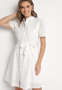 Born2be - Biała Haftowana Sukienka z Bawełny z Paskiem Elearotea. Okazja: na co dzień. Kolor: biały. Materiał: bawełna. Długość rękawa: krótki rękaw. Wzór: haft. Typ sukienki: koszulowe. Styl: casual #6