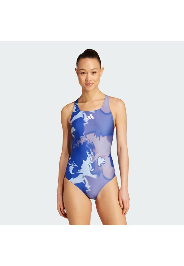 Adidas - Kostium kąpielowy Tie-Dyed Graphic V-Back. Kolor: niebieski, biały, wielokolorowy. Materiał: materiał. Wzór: kolorowy