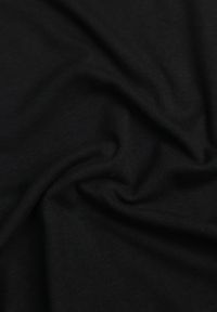 Renee - Czarny Wiskozowy T-shirt o Dopasowanym Kroju z Golfem Isomina. Okazja: na co dzień, na imprezę. Typ kołnierza: golf. Kolor: czarny. Materiał: wiskoza. Styl: casual #5