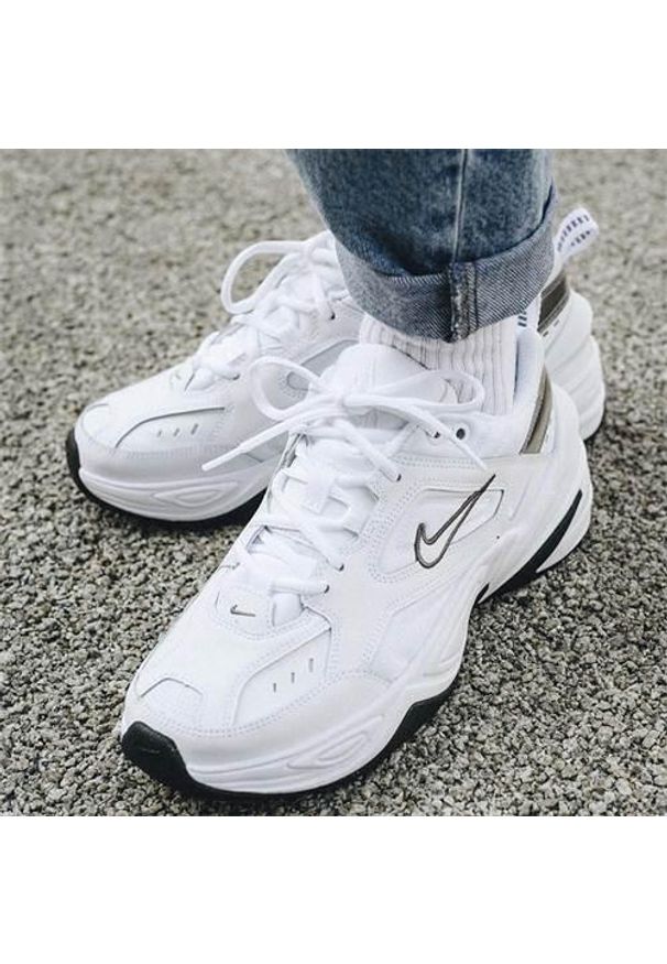 Buty do chodzenia damskie Nike W M2K Tekno. Zapięcie: sznurówki. Kolor: biały, wielokolorowy. Materiał: syntetyk, skóra, materiał. Szerokość cholewki: normalna. Sport: turystyka piesza