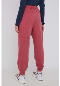 Tommy Jeans spodnie DW0DW11889.PPYY damskie kolor różowy gładkie. Kolor: różowy. Materiał: bawełna. Wzór: gładki #4