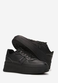 Renee - Czarne Sznurowane Sneakersy na Grubej Podeszwie Salsabil. Kolor: czarny. Materiał: materiał. Wzór: aplikacja. Obcas: na platformie #4