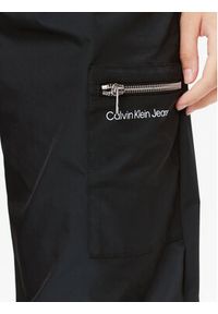 Calvin Klein Jeans Spodnie materiałowe J20J221859 Czarny Regular Fit. Kolor: czarny. Materiał: materiał, syntetyk #2