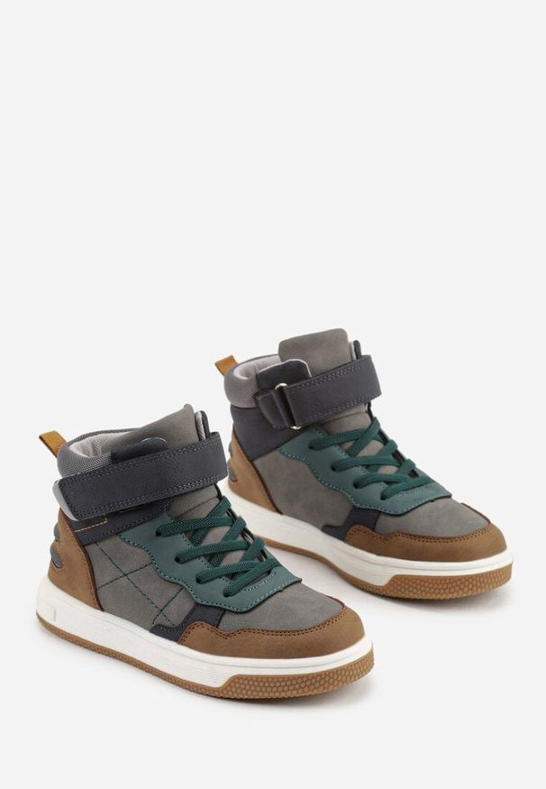 Born2be - Ciemnobeżowe Botki Vices w Stylu Sneakersów Ozdobione Przeszyciami Fianesa. Okazja: na co dzień, na spacer. Zapięcie: rzepy. Kolor: beżowy. Materiał: jeans. Wzór: aplikacja. Styl: casual