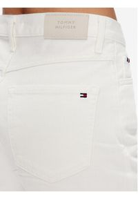 TOMMY HILFIGER - Tommy Hilfiger Szorty jeansowe WW0WW40211 Biały Regular Fit. Kolor: biały. Materiał: bawełna #5