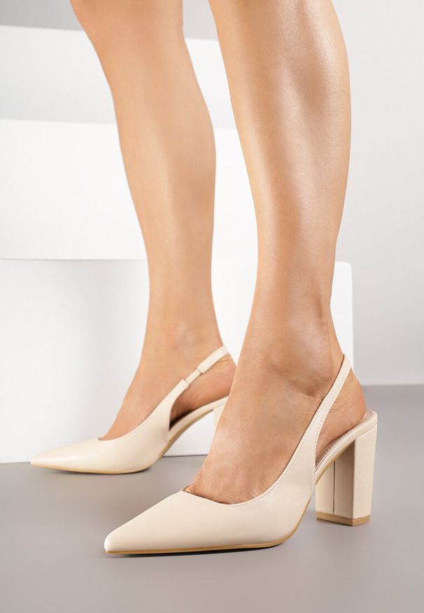 Renee - Beżowe Sandały na Słupku Slingback Halatia. Okazja: na co dzień. Kolor: beżowy. Materiał: jeans. Obcas: na słupku. Styl: klasyczny, casual, elegancki