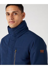 Wrangler - WRANGLER BODYGUARD JACKET MĘSKA KURTKA ZIMOWA Z KAPTUREM CIEPŁA NAVY W40BWW114. Typ kołnierza: kaptur. Sezon: zima