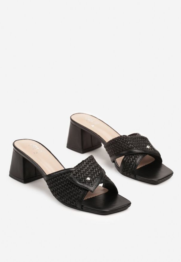 Born2be - Czarne Klapki na Obcasie z Plecioną Asymetryczną Cholewką Varmoi. Okazja: na co dzień. Kolor: czarny. Materiał: jeans. Obcas: na obcasie. Styl: casual. Wysokość obcasa: średni