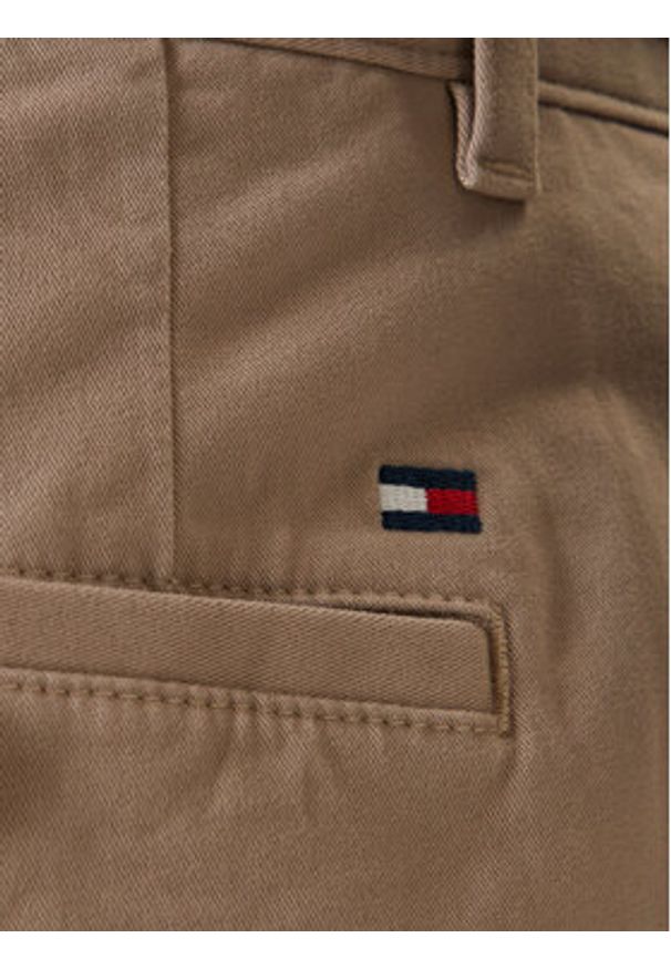TOMMY HILFIGER - Tommy Hilfiger Chinosy Denton Essential MW0MW40262 Beżowy Straight Fit. Kolor: beżowy. Materiał: bawełna