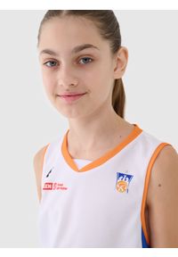 4f - 4F Koszulka meczowa replika domowa z sezonu 2024/25 dziecięca 4F x Enea AZS Poznań - multikolor 158/164 (12-14 lat). Typ kołnierza: dekolt w serek. Kolor: wielokolorowy. Materiał: dzianina, włókno, materiał, syntetyk. Wzór: aplikacja, gładki, ze splotem. Sezon: lato. Sport: koszykówka, fitness