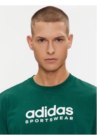 Adidas - adidas T-Shirt All SZN Graphic IJ9434 Zielony Loose Fit. Kolor: zielony. Materiał: bawełna