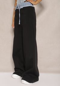 Renee - Czarno-Niebieskie Spodnie z Bawełną o Szerokim Kroju High Waist Ozdobione Sznurkami Annoriel. Okazja: na co dzień. Stan: podwyższony. Kolor: czarny. Materiał: bawełna. Długość: krótkie. Wzór: aplikacja. Styl: casual, elegancki #5