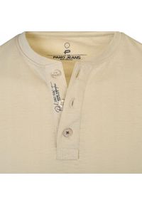 Beżowy Męski T-Shirt, Dekolt z Guzikami - Pako Jeans. Okazja: na co dzień. Kolor: wielokolorowy, beżowy, brązowy. Materiał: bawełna. Styl: casual
