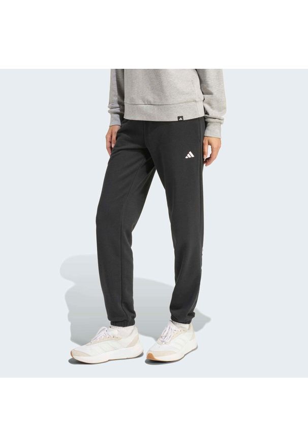 Adidas - Spodnie fitness damskie. Kolor: czarny. Materiał: dresówka, materiał. Sport: fitness