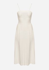 Born2be - Biała Rozkloszowana Sukienka z Wiskozą Meravela. Okazja: na co dzień. Kolor: biały. Materiał: wiskoza. Długość rękawa: na ramiączkach. Styl: casual, elegancki #3