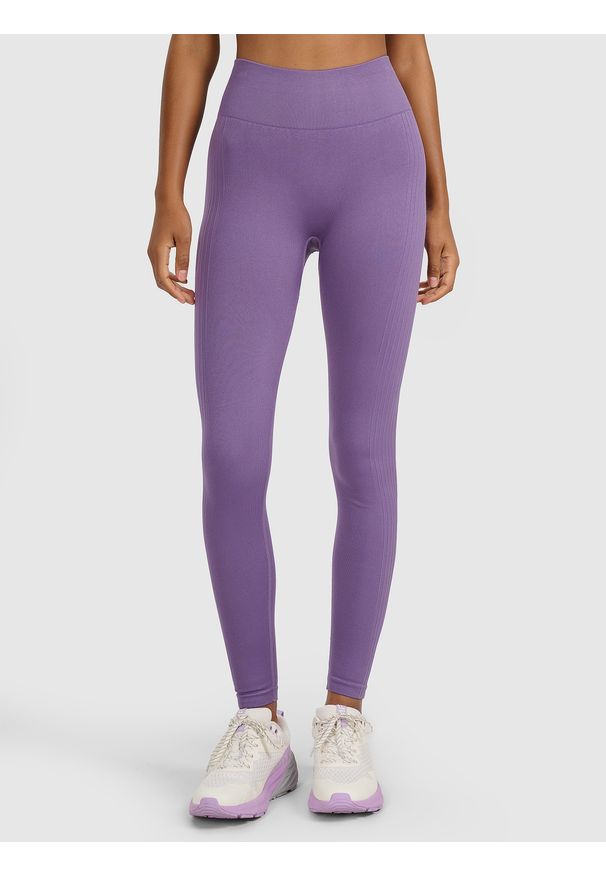4f - 4F Legginsy treningowe bezszwowe damskie - fioletowe M/L. Stan: podwyższony. Kolor: różowy. Materiał: dzianina, włókno, syntetyk, materiał, elastan. Wzór: gładki, ze splotem. Sport: fitness
