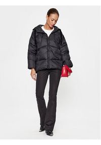 Guess Kurtka zimowa W3BL21 WG0V0 Czarny Regular Fit. Kolor: czarny. Materiał: syntetyk. Sezon: zima #2