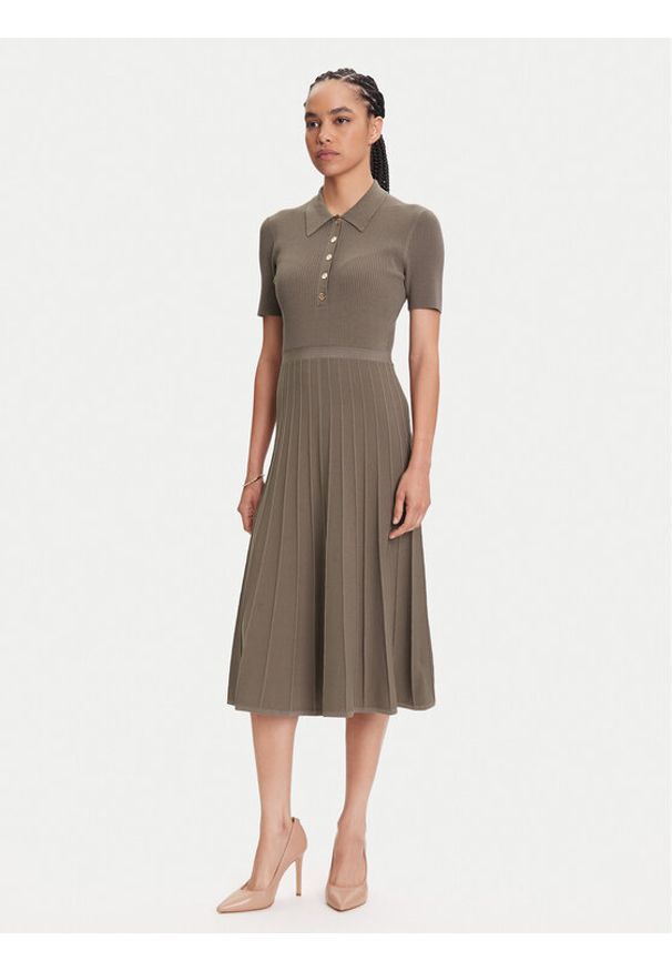MICHAEL Michael Kors Sukienka dzianinowa MT5834F33D Beżowy Regular Fit. Kolor: beżowy. Materiał: wiskoza