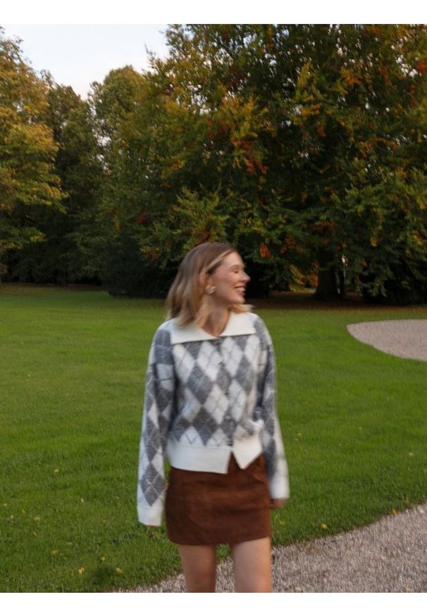 Reserved - Wzorzysty kardigan oversize - wielobarwny. Materiał: dzianina, wełna