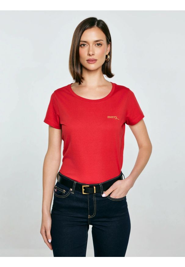 Big-Star - Koszulka damska z brokatowym nadrukiem czerwona Merra 603. Kolor: czerwony. Materiał: dzianina, skóra, materiał. Długość rękawa: krótki rękaw. Długość: krótkie. Wzór: nadruk. Sezon: zima. Styl: klasyczny, elegancki