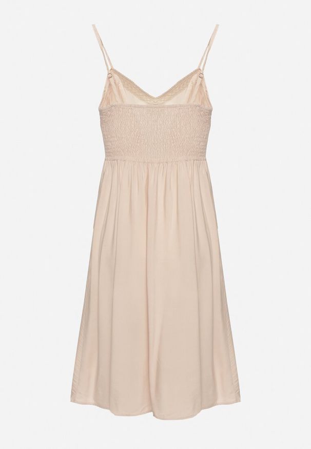 Born2be - Beżowa Sukienka z Wiskozy na Cienkich Ramiączkach z Regulacją Ozdobiona Lampasem i Haftem Nelrissa. Okazja: na imprezę. Typ kołnierza: dekolt w kształcie V. Kolor: beżowy. Materiał: wiskoza. Długość rękawa: na ramiączkach. Wzór: aplikacja, haft