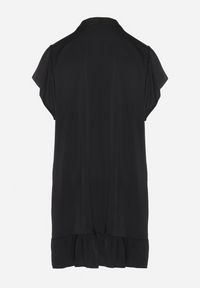 Born2be - Czarna Sukienka Koszulowa z Guzikami i Falbankami Tenalena. Okazja: na co dzień. Typ kołnierza: kołnierz z falbankami. Kolor: czarny. Typ sukienki: koszulowe. Styl: elegancki, casual, sportowy #3