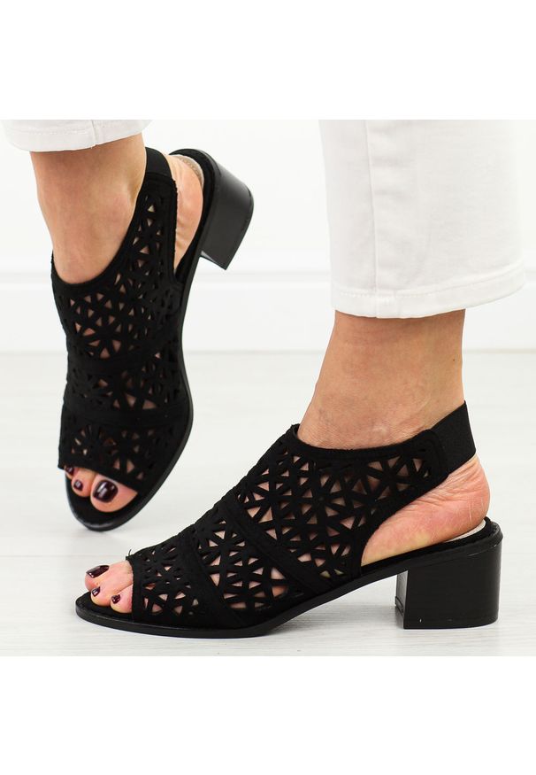 POTOCKI - Czarne sandały damskie na obcasie Potocki 20331. Okazja: na co dzień. Kolor: czarny. Materiał: skóra. Sezon: lato. Obcas: na obcasie. Styl: casual, elegancki, klasyczny, wizytowy. Wysokość obcasa: średni