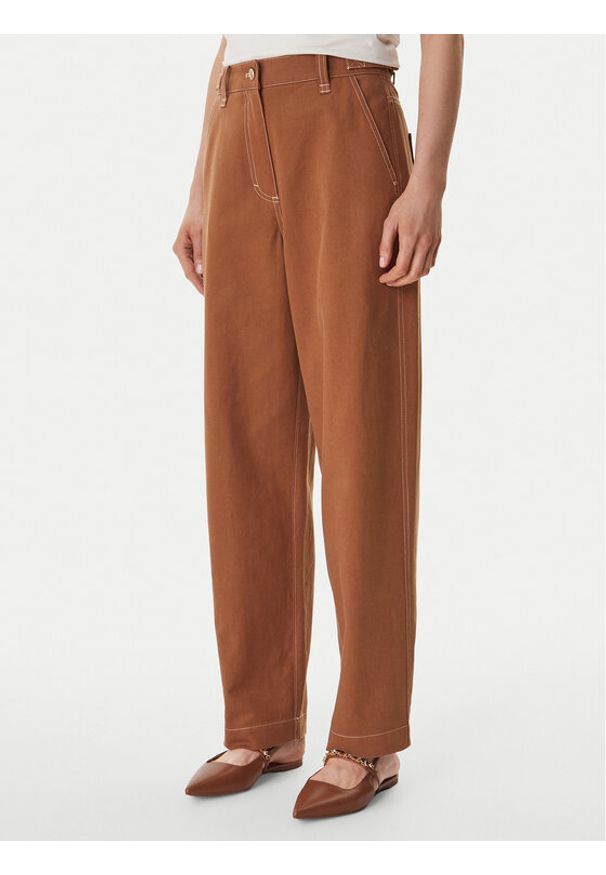 Guess Jeansy W6GB10 W1805 Brązowy Relaxed Fit. Kolor: brązowy