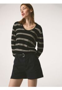 Reserved - Jeansowe szorty - czarny. Kolor: czarny. Materiał: jeans #1