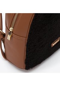 Wittchen - Damski plecak z przodem ze sztucznego futerka brązowo-czarny. Kolor: brązowy, wielokolorowy, czarny. Materiał: skóra ekologiczna. Wzór: paski. Styl: elegancki #2