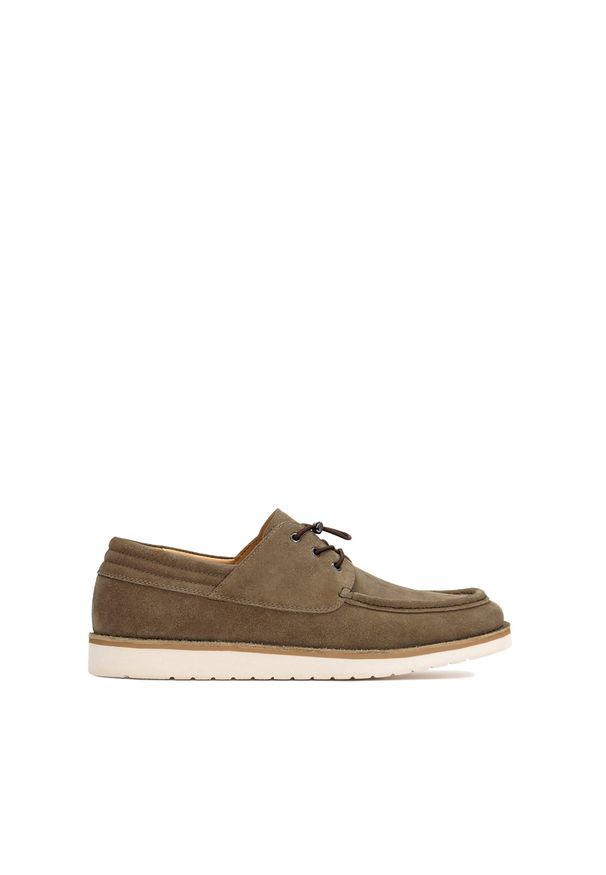 Kazar - Khaki półbuty męskie w żeglaskim stylu. Kolor: zielony. Materiał: zamsz