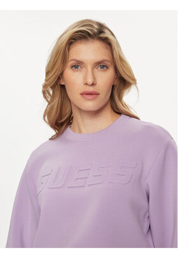 Guess Bluza Cindra V3BQ15 K7UW2 Fioletowy Regular Fit. Kolor: fioletowy. Materiał: wiskoza
