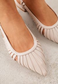 Born2be - Beżowe Sandały na Płaskiej Podeszwie Ozdobione Wycięciami Auraly. Okazja: na co dzień. Zapięcie: sprzączka. Kolor: beżowy. Wzór: aplikacja. Obcas: na płaskiej podeszwie. Styl: casual, elegancki #5